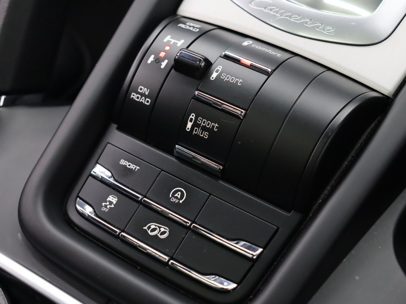 ポルシェ カイエン GTS　ｴﾝﾄﾘｰﾄﾞﾗｲﾌﾞ ﾌﾞﾗｯｸﾊｰﾌﾚｻﾞｰ ﾋｰﾀｰ ﾊﾟﾉﾗﾏSR 純正ﾅﾋﾞ TV Bｶﾒﾗ ｷｾﾉﾝﾗｲﾄ 自動Rｹﾞｰﾄﾞ ｱﾙｶﾝﾀｰﾗﾙｰﾌﾗｲﾅｰ ｽﾎﾟｰﾂｴｸﾞｿﾞｰｽﾄ Sportﾓｰﾄﾞ ﾚｯﾄﾞｷｬﾘﾊﾟｰ 純正RSﾃﾞｻﾞｲﾝ20ｲﾝﾁAW　2年保証