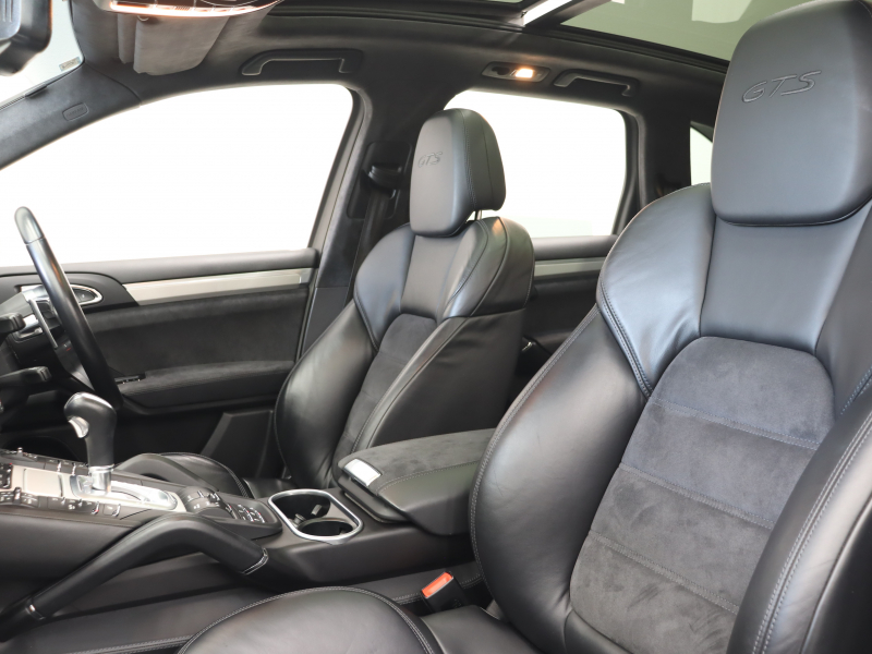 ポルシェ カイエン GTS　ｴﾝﾄﾘｰﾄﾞﾗｲﾌﾞ ﾌﾞﾗｯｸﾊｰﾌﾚｻﾞｰ ﾋｰﾀｰ ﾊﾟﾉﾗﾏSR 純正ﾅﾋﾞ TV Bｶﾒﾗ ｷｾﾉﾝﾗｲﾄ 自動Rｹﾞｰﾄﾞ ｱﾙｶﾝﾀｰﾗﾙｰﾌﾗｲﾅｰ ｽﾎﾟｰﾂｴｸﾞｿﾞｰｽﾄ Sportﾓｰﾄﾞ ﾚｯﾄﾞｷｬﾘﾊﾟｰ 純正RSﾃﾞｻﾞｲﾝ20ｲﾝﾁAW　2年保証