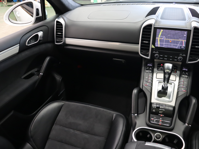 ポルシェ カイエン GTS　ｴﾝﾄﾘｰﾄﾞﾗｲﾌﾞ ﾌﾞﾗｯｸﾊｰﾌﾚｻﾞｰ ﾋｰﾀｰ ﾊﾟﾉﾗﾏSR 純正ﾅﾋﾞ TV Bｶﾒﾗ ｷｾﾉﾝﾗｲﾄ 自動Rｹﾞｰﾄﾞ ｱﾙｶﾝﾀｰﾗﾙｰﾌﾗｲﾅｰ ｽﾎﾟｰﾂｴｸﾞｿﾞｰｽﾄ Sportﾓｰﾄﾞ ﾚｯﾄﾞｷｬﾘﾊﾟｰ 純正RSﾃﾞｻﾞｲﾝ20ｲﾝﾁAW　2年保証