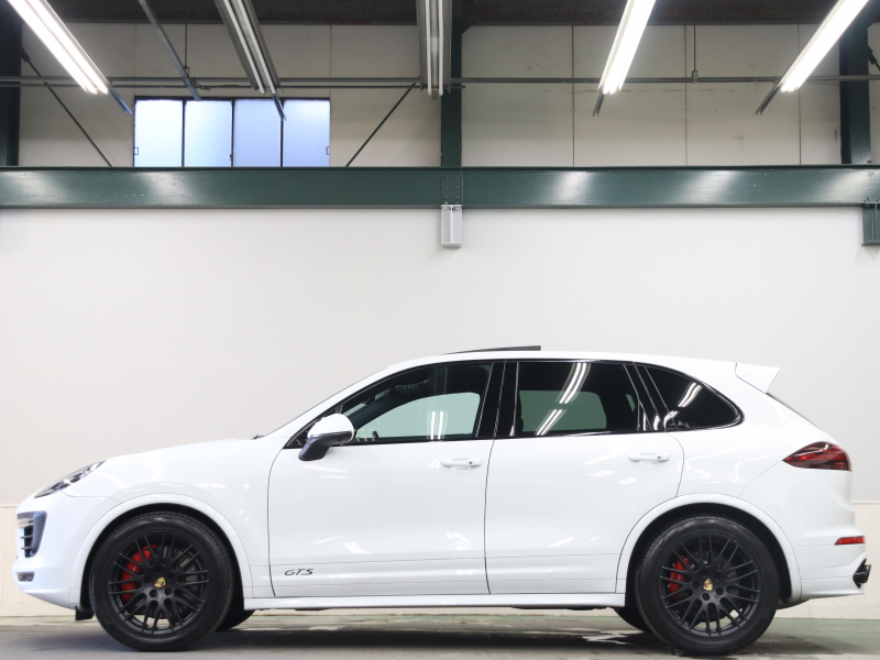 ポルシェ カイエン GTS　ｴﾝﾄﾘｰﾄﾞﾗｲﾌﾞ ﾌﾞﾗｯｸﾊｰﾌﾚｻﾞｰ ﾋｰﾀｰ ﾊﾟﾉﾗﾏSR 純正ﾅﾋﾞ TV Bｶﾒﾗ ｷｾﾉﾝﾗｲﾄ 自動Rｹﾞｰﾄﾞ ｱﾙｶﾝﾀｰﾗﾙｰﾌﾗｲﾅｰ ｽﾎﾟｰﾂｴｸﾞｿﾞｰｽﾄ Sportﾓｰﾄﾞ ﾚｯﾄﾞｷｬﾘﾊﾟｰ 純正RSﾃﾞｻﾞｲﾝ20ｲﾝﾁAW　2年保証