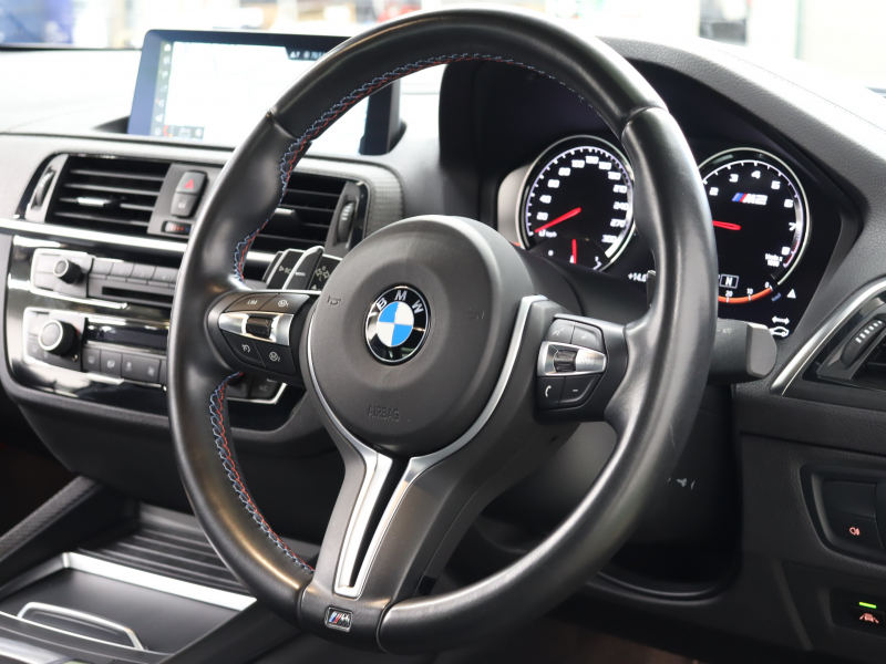 BMW Mシリーズ M2 ｺﾝﾍﾟﾃｨｼｮﾝ　後期LCI ｺﾝﾌｫｰﾄA ｲﾝﾃﾘｼﾞｪﾝﾄS 黒革 純正Idriveﾅﾋﾞ harman/kardon Bｶﾒﾗ ｸﾙｺﾝ LEDﾍｯﾄﾞﾗｲﾄ ｶｰﾎﾞﾝｲﾝﾃﾘｱ Mﾌﾞﾚｰｷｷｬﾘﾊﾟｰ Mｴｱﾛ&19ｲﾝﾁAW　2年保証付