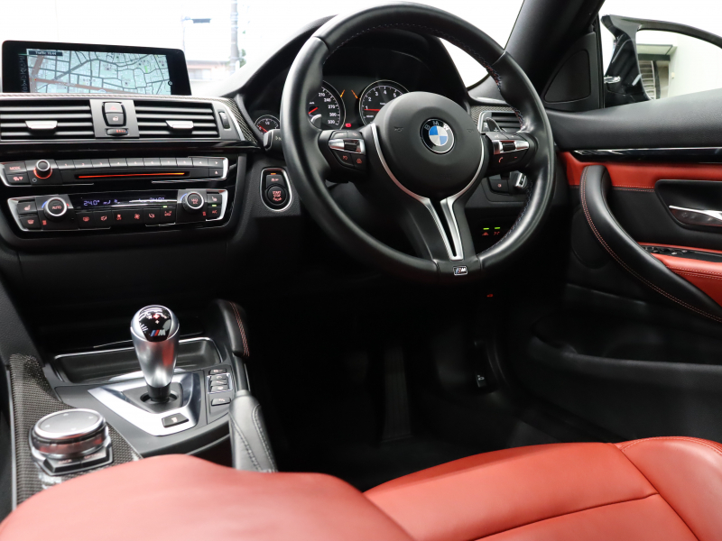 BMW Mシリーズ M4 ｸｰﾍﾟ MDCT　Mｻｽﾍﾟﾝｼｮﾝ ｺﾝﾌｫｰﾄA ｲﾝﾃﾘｼﾞｪﾝﾄS 赤革 ﾅﾋﾞTV Bluetooth Bｶﾒﾗ HUD LEDﾍｯﾄﾞﾗｲﾄ ｶｰﾎﾞﾝﾙｰﾌ ｶｰﾎﾞﾝｲﾝﾃﾘｱ Mｽﾎﾟｰﾂｽﾃｱﾘﾝｸﾞ Mﾌﾞﾙｰｷｬﾘﾊﾟｰ Mｴｱﾛ&19AW(ｽﾀｲﾘﾝｸﾞ437M)　2年保証付