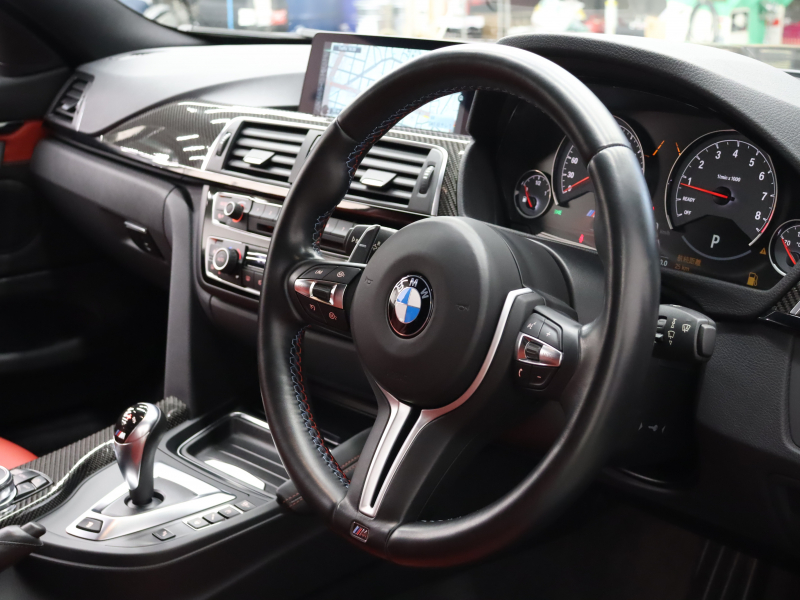 BMW Mシリーズ M4 ｸｰﾍﾟ MDCT　Mｻｽﾍﾟﾝｼｮﾝ ｺﾝﾌｫｰﾄA ｲﾝﾃﾘｼﾞｪﾝﾄS 赤革 ﾅﾋﾞTV Bluetooth Bｶﾒﾗ HUD LEDﾍｯﾄﾞﾗｲﾄ ｶｰﾎﾞﾝﾙｰﾌ ｶｰﾎﾞﾝｲﾝﾃﾘｱ Mｽﾎﾟｰﾂｽﾃｱﾘﾝｸﾞ Mﾌﾞﾙｰｷｬﾘﾊﾟｰ Mｴｱﾛ&19AW(ｽﾀｲﾘﾝｸﾞ437M)　2年保証付