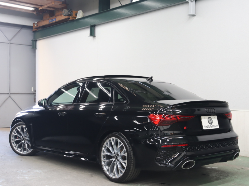 アウディ RS3 ﾍﾞｰｽｸﾞﾚｰﾄﾞ RSﾃﾞｻﾞｲﾝPKGﾚｯﾄﾞ ﾌﾞﾗｯｸｽﾀｲﾘﾝｸﾞPKG　黒革ｼｰﾄ ﾊﾟﾉﾗﾏSR MMIﾅﾋﾞTV Bang&Olufsen Bluetooth Bｶﾒﾗ ﾏﾄﾘｸｽLEDﾗｲﾄ ﾊﾞｰﾁｬﾙｺｸﾋﾟｯﾄ 純正19ｲﾝﾁAW　2年保証