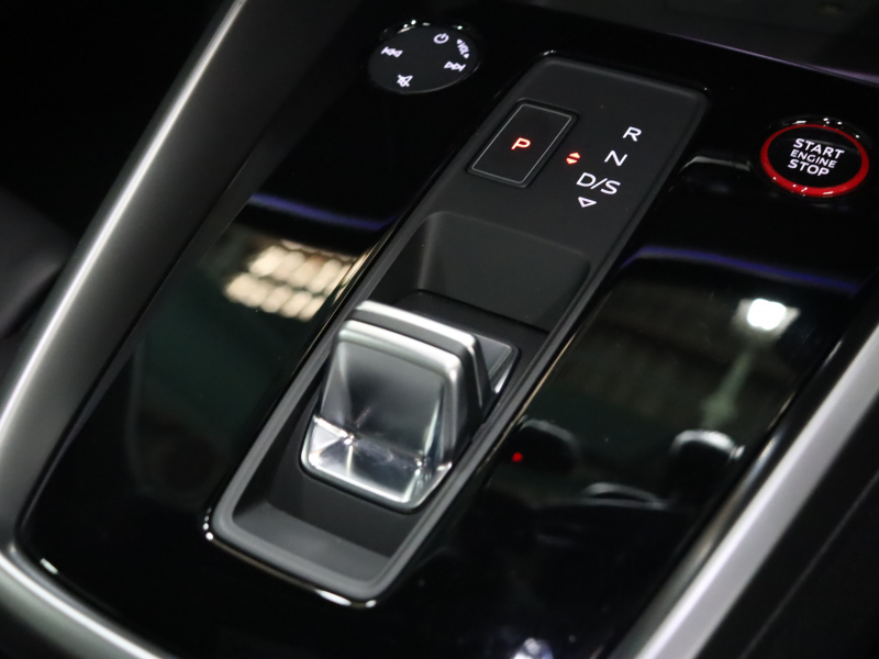 アウディ RS3 ﾍﾞｰｽｸﾞﾚｰﾄﾞ RSﾃﾞｻﾞｲﾝPKGﾚｯﾄﾞ ﾌﾞﾗｯｸｽﾀｲﾘﾝｸﾞPKG　黒革ｼｰﾄ ﾊﾟﾉﾗﾏSR MMIﾅﾋﾞTV Bang&Olufsen Bluetooth Bｶﾒﾗ ﾏﾄﾘｸｽLEDﾗｲﾄ ﾊﾞｰﾁｬﾙｺｸﾋﾟｯﾄ 純正19ｲﾝﾁAW　2年保証