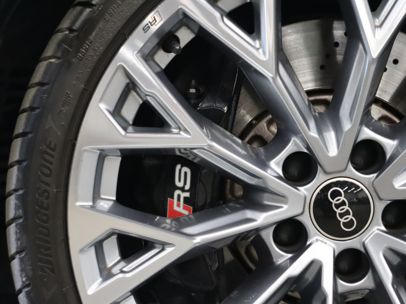 アウディ RS3 ﾍﾞｰｽｸﾞﾚｰﾄﾞ RSﾃﾞｻﾞｲﾝPKGﾚｯﾄﾞ ﾌﾞﾗｯｸｽﾀｲﾘﾝｸﾞPKG　黒革ｼｰﾄ ﾊﾟﾉﾗﾏSR MMIﾅﾋﾞTV Bang&Olufsen Bluetooth Bｶﾒﾗ ﾏﾄﾘｸｽLEDﾗｲﾄ ﾊﾞｰﾁｬﾙｺｸﾋﾟｯﾄ 純正19ｲﾝﾁAW　2年保証