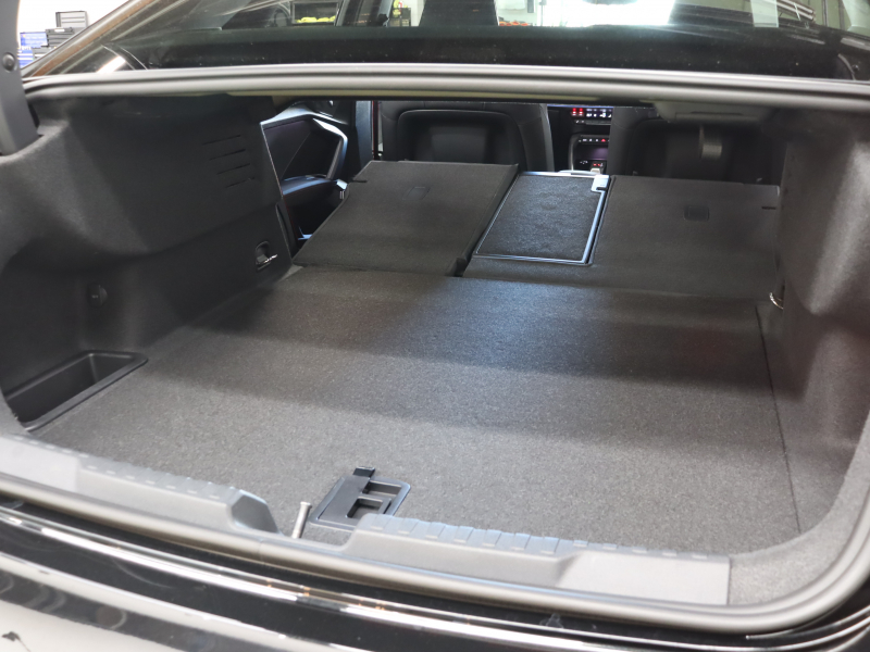 アウディ RS3 ﾍﾞｰｽｸﾞﾚｰﾄﾞ RSﾃﾞｻﾞｲﾝPKGﾚｯﾄﾞ ﾌﾞﾗｯｸｽﾀｲﾘﾝｸﾞPKG　黒革ｼｰﾄ ﾊﾟﾉﾗﾏSR MMIﾅﾋﾞTV Bang&Olufsen Bluetooth Bｶﾒﾗ ﾏﾄﾘｸｽLEDﾗｲﾄ ﾊﾞｰﾁｬﾙｺｸﾋﾟｯﾄ 純正19ｲﾝﾁAW　2年保証