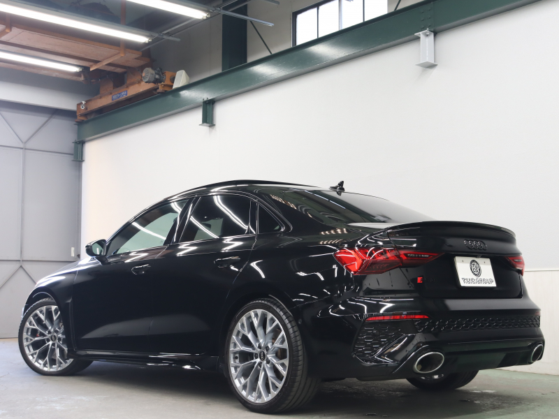 アウディ RS3 ﾍﾞｰｽｸﾞﾚｰﾄﾞ RSﾃﾞｻﾞｲﾝPKGﾚｯﾄﾞ ﾌﾞﾗｯｸｽﾀｲﾘﾝｸﾞPKG　黒革ｼｰﾄ ﾊﾟﾉﾗﾏSR MMIﾅﾋﾞTV Bang&Olufsen Bluetooth Bｶﾒﾗ ﾏﾄﾘｸｽLEDﾗｲﾄ ﾊﾞｰﾁｬﾙｺｸﾋﾟｯﾄ 純正19ｲﾝﾁAW　2年保証