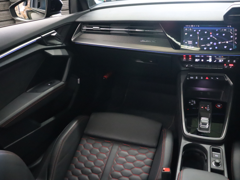 アウディ RS3 ﾍﾞｰｽｸﾞﾚｰﾄﾞ RSﾃﾞｻﾞｲﾝPKGﾚｯﾄﾞ ﾌﾞﾗｯｸｽﾀｲﾘﾝｸﾞPKG　黒革ｼｰﾄ ﾊﾟﾉﾗﾏSR MMIﾅﾋﾞTV Bang&Olufsen Bluetooth Bｶﾒﾗ ﾏﾄﾘｸｽLEDﾗｲﾄ ﾊﾞｰﾁｬﾙｺｸﾋﾟｯﾄ 純正19ｲﾝﾁAW　2年保証