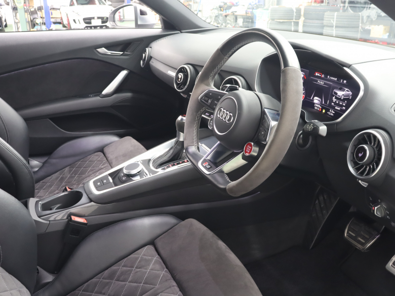 アウディ TT RS クーペ ｱｼｽﾀﾝｽPKGｱﾄﾞﾊﾞﾝｽﾄﾞ　ADVｷｰ ﾌﾞﾗｯｸﾚｻﾞｰ/ｱﾙｶﾝﾀﾗｼｰﾄ MMIﾅﾋﾞTV ﾊﾞｰﾁｬﾙC Bｶﾒﾗ ﾏﾄﾘｸｽLED ﾏｸﾞﾈﾃｨｯｸﾗｲﾄﾞ RSｽﾎﾟｰﾂEX 20ｲﾝﾁAW ﾚｯﾄﾞｷｬﾘﾊﾟｰ　2年保証