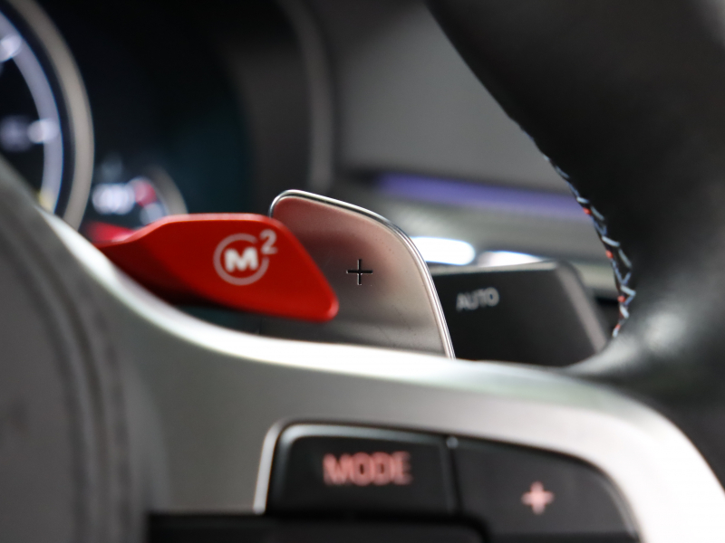 BMW Mシリーズ M5　ｲﾝﾃﾘｼﾞｪﾝﾄｾｰﾌﾃｨ 黒革 ﾍﾞﾝﾁﾚｰﾀｰ ｶｰﾎﾞﾝﾙｰﾌ Idriveﾅﾋﾞ TV 360ｶﾒﾗ harman/kardon ﾜｲﾔﾚｽﾁｬｰｼﾞﾝｸﾞ HUD Mｽﾎﾟｰﾂｽﾃｱﾘﾝｸﾞ Mｴｷｿﾞｰｽﾄｼｽﾃﾑ Mﾏﾙﾁﾌｧﾝｸｼｮﾝｼｰﾄ Mｴｱﾛ&20ｲﾝﾁﾀﾞﾌﾞﾙｽﾎﾟｰｸAW(ｽﾀｲﾘﾝｸﾞ706M)　2年保証