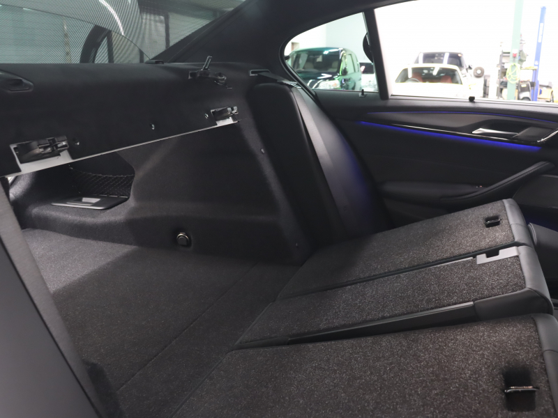 BMW Mシリーズ M5　ｲﾝﾃﾘｼﾞｪﾝﾄｾｰﾌﾃｨ 黒革 ﾍﾞﾝﾁﾚｰﾀｰ ｶｰﾎﾞﾝﾙｰﾌ Idriveﾅﾋﾞ TV 360ｶﾒﾗ harman/kardon ﾜｲﾔﾚｽﾁｬｰｼﾞﾝｸﾞ HUD Mｽﾎﾟｰﾂｽﾃｱﾘﾝｸﾞ Mｴｷｿﾞｰｽﾄｼｽﾃﾑ Mﾏﾙﾁﾌｧﾝｸｼｮﾝｼｰﾄ Mｴｱﾛ&20ｲﾝﾁﾀﾞﾌﾞﾙｽﾎﾟｰｸAW(ｽﾀｲﾘﾝｸﾞ706M)　2年保証