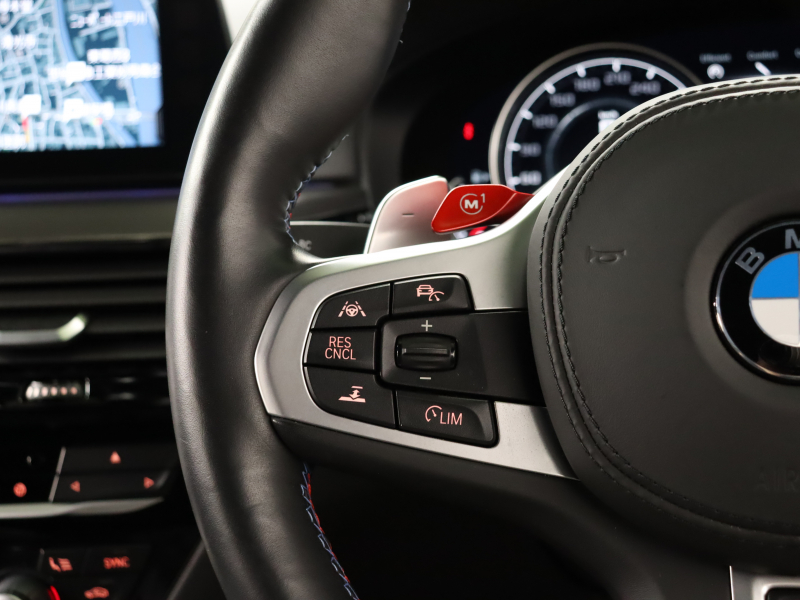 BMW Mシリーズ M5　ｲﾝﾃﾘｼﾞｪﾝﾄｾｰﾌﾃｨ 黒革 ﾍﾞﾝﾁﾚｰﾀｰ ｶｰﾎﾞﾝﾙｰﾌ Idriveﾅﾋﾞ TV 360ｶﾒﾗ harman/kardon ﾜｲﾔﾚｽﾁｬｰｼﾞﾝｸﾞ HUD Mｽﾎﾟｰﾂｽﾃｱﾘﾝｸﾞ Mｴｷｿﾞｰｽﾄｼｽﾃﾑ Mﾏﾙﾁﾌｧﾝｸｼｮﾝｼｰﾄ Mｴｱﾛ&20ｲﾝﾁﾀﾞﾌﾞﾙｽﾎﾟｰｸAW(ｽﾀｲﾘﾝｸﾞ706M)　2年保証