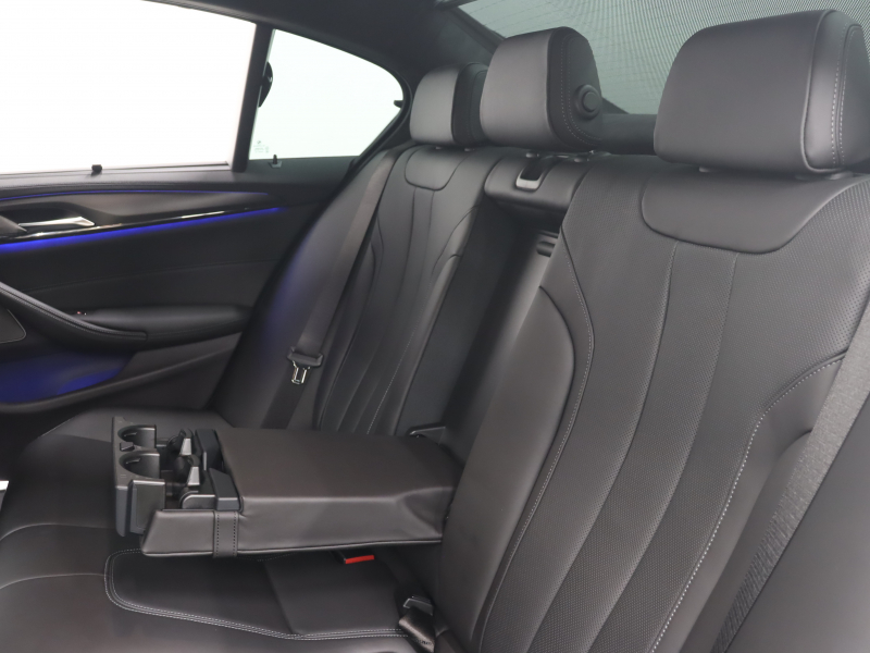 BMW Mシリーズ M5　ｲﾝﾃﾘｼﾞｪﾝﾄｾｰﾌﾃｨ 黒革 ﾍﾞﾝﾁﾚｰﾀｰ ｶｰﾎﾞﾝﾙｰﾌ Idriveﾅﾋﾞ TV 360ｶﾒﾗ harman/kardon ﾜｲﾔﾚｽﾁｬｰｼﾞﾝｸﾞ HUD Mｽﾎﾟｰﾂｽﾃｱﾘﾝｸﾞ Mｴｷｿﾞｰｽﾄｼｽﾃﾑ Mﾏﾙﾁﾌｧﾝｸｼｮﾝｼｰﾄ Mｴｱﾛ&20ｲﾝﾁﾀﾞﾌﾞﾙｽﾎﾟｰｸAW(ｽﾀｲﾘﾝｸﾞ706M)　2年保証