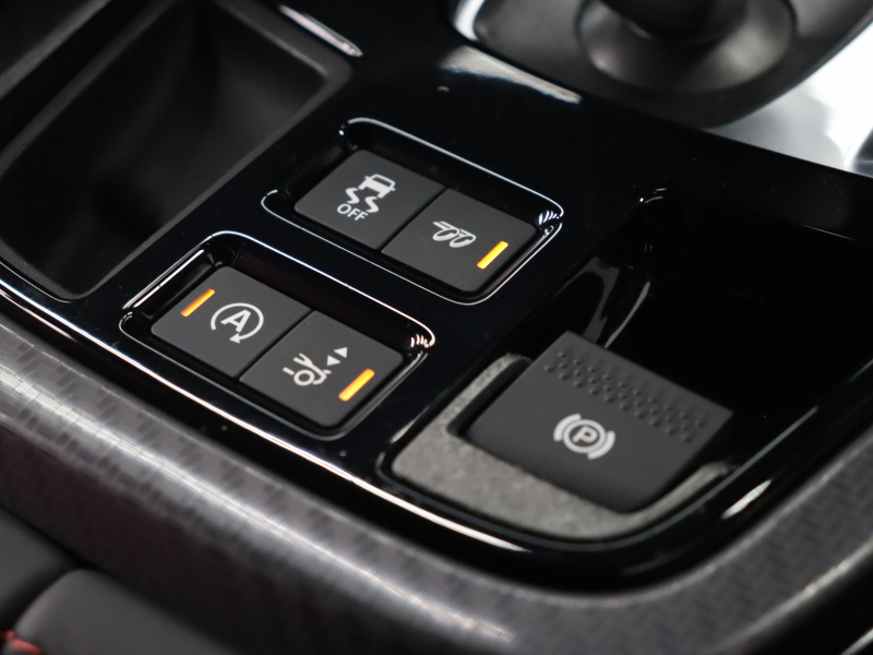 ジャガー Fタイプ Rｸｰﾍﾟ　赤/黒革 ﾊﾟﾌｫｰﾏﾝｽｼｰﾄ ｼｰﾄﾋｰﾀｰ 純正ﾅﾋﾞ ﾊﾞｯｸｶﾒﾗ ｸﾙｺﾝ MERIDIANｻｳﾝﾄﾞ 自動Rｹﾞｰﾄ ｽﾃｱﾘﾝｸﾞﾋｰﾀｰ ｶｰﾎﾞﾝｾﾝﾀｰｺﾝｿｰﾙ 可変ﾊﾞﾙﾌﾞ 可変ｳｨﾝｸﾞ ﾊﾟﾌｫｰﾏﾝｽｴｸﾞｿﾞｰｽﾄ 純正20ｲﾝﾁAW　2年保証