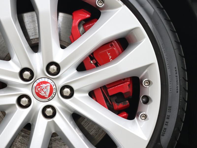 ジャガー Fタイプ Rｸｰﾍﾟ　赤/黒革 ﾊﾟﾌｫｰﾏﾝｽｼｰﾄ ｼｰﾄﾋｰﾀｰ 純正ﾅﾋﾞ ﾊﾞｯｸｶﾒﾗ ｸﾙｺﾝ MERIDIANｻｳﾝﾄﾞ 自動Rｹﾞｰﾄ ｽﾃｱﾘﾝｸﾞﾋｰﾀｰ ｶｰﾎﾞﾝｾﾝﾀｰｺﾝｿｰﾙ 可変ﾊﾞﾙﾌﾞ 可変ｳｨﾝｸﾞ ﾊﾟﾌｫｰﾏﾝｽｴｸﾞｿﾞｰｽﾄ 純正20ｲﾝﾁAW　2年保証