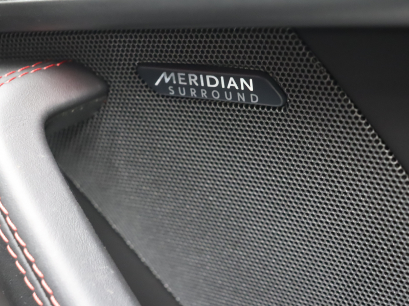 ジャガー Fタイプ Rｸｰﾍﾟ　赤/黒革 ﾊﾟﾌｫｰﾏﾝｽｼｰﾄ ｼｰﾄﾋｰﾀｰ 純正ﾅﾋﾞ ﾊﾞｯｸｶﾒﾗ ｸﾙｺﾝ MERIDIANｻｳﾝﾄﾞ 自動Rｹﾞｰﾄ ｽﾃｱﾘﾝｸﾞﾋｰﾀｰ ｶｰﾎﾞﾝｾﾝﾀｰｺﾝｿｰﾙ 可変ﾊﾞﾙﾌﾞ 可変ｳｨﾝｸﾞ ﾊﾟﾌｫｰﾏﾝｽｴｸﾞｿﾞｰｽﾄ 純正20ｲﾝﾁAW　2年保証