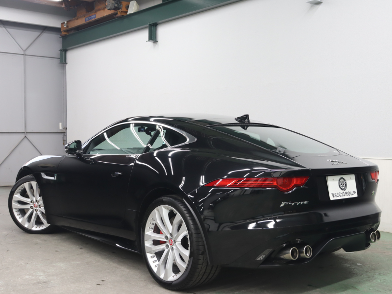 ジャガー Fタイプ Rｸｰﾍﾟ　赤/黒革 ﾊﾟﾌｫｰﾏﾝｽｼｰﾄ ｼｰﾄﾋｰﾀｰ 純正ﾅﾋﾞ ﾊﾞｯｸｶﾒﾗ ｸﾙｺﾝ MERIDIANｻｳﾝﾄﾞ 自動Rｹﾞｰﾄ ｽﾃｱﾘﾝｸﾞﾋｰﾀｰ ｶｰﾎﾞﾝｾﾝﾀｰｺﾝｿｰﾙ 可変ﾊﾞﾙﾌﾞ 可変ｳｨﾝｸﾞ ﾊﾟﾌｫｰﾏﾝｽｴｸﾞｿﾞｰｽﾄ 純正20ｲﾝﾁAW　2年保証