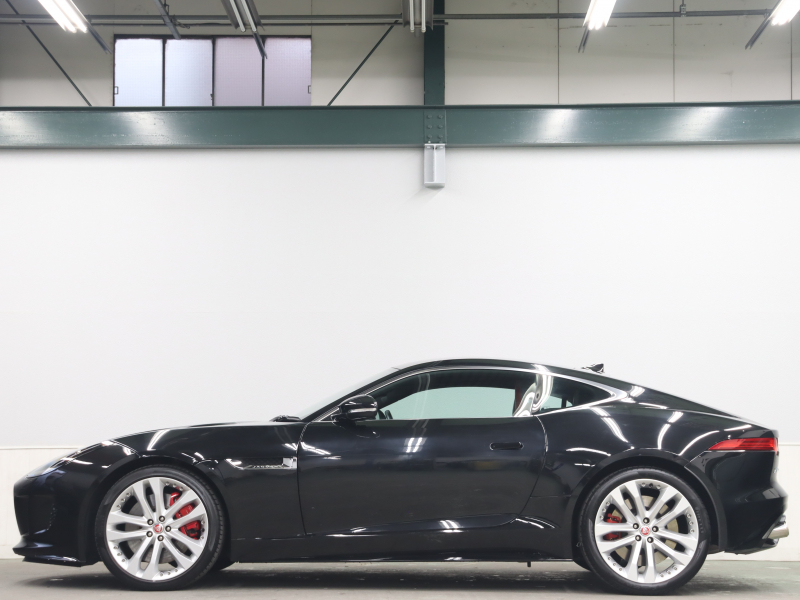 ジャガー Fタイプ Rｸｰﾍﾟ　赤/黒革 ﾊﾟﾌｫｰﾏﾝｽｼｰﾄ ｼｰﾄﾋｰﾀｰ 純正ﾅﾋﾞ ﾊﾞｯｸｶﾒﾗ ｸﾙｺﾝ MERIDIANｻｳﾝﾄﾞ 自動Rｹﾞｰﾄ ｽﾃｱﾘﾝｸﾞﾋｰﾀｰ ｶｰﾎﾞﾝｾﾝﾀｰｺﾝｿｰﾙ 可変ﾊﾞﾙﾌﾞ 可変ｳｨﾝｸﾞ ﾊﾟﾌｫｰﾏﾝｽｴｸﾞｿﾞｰｽﾄ 純正20ｲﾝﾁAW　2年保証