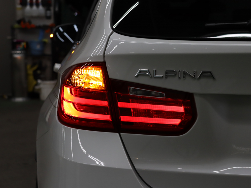 アルピナ B3 B3 ﾋﾞﾀｰﾎﾞﾂｰﾘﾝｸﾞ　茶革 ﾋｰﾀｰ ﾊﾟﾉﾗﾏSR ﾅﾋﾞTV Bｶﾒﾗ Bluetooth ｸﾙｰｽﾞｺﾝﾄﾛｰﾙ LEDﾍｯﾄﾞﾗｲﾄ 自動Rｹﾞｰﾄ&ﾊﾝｽﾞﾌﾘｰA ｺﾞｰﾙﾄﾞﾃﾞｺﾗｲﾝ AKRAPOVIC製ﾏﾌﾗｰ ALPINAﾌﾞﾙｰｷｬﾘﾊﾟｰ 専用ｴｱﾛ&20ｲﾝﾁAW　2年保証