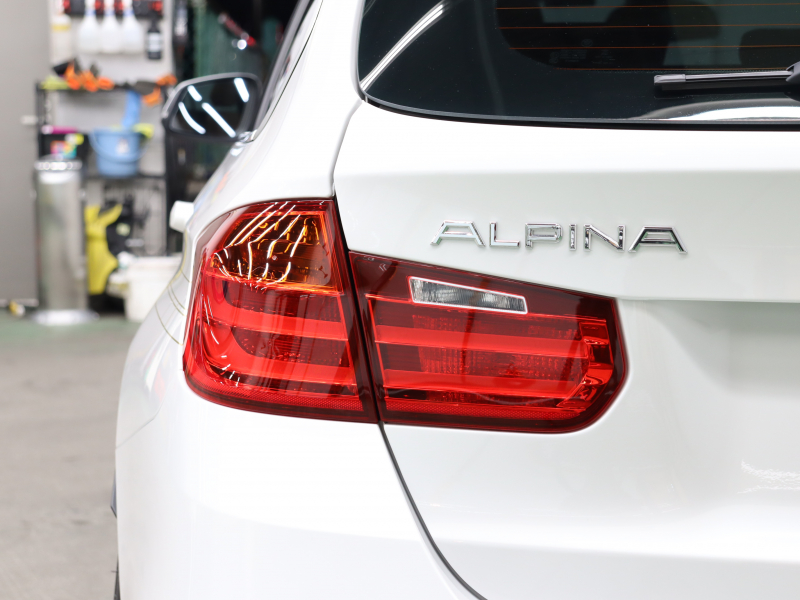 アルピナ B3 B3 ﾋﾞﾀｰﾎﾞﾂｰﾘﾝｸﾞ　茶革 ﾋｰﾀｰ ﾊﾟﾉﾗﾏSR ﾅﾋﾞTV Bｶﾒﾗ Bluetooth ｸﾙｰｽﾞｺﾝﾄﾛｰﾙ LEDﾍｯﾄﾞﾗｲﾄ 自動Rｹﾞｰﾄ&ﾊﾝｽﾞﾌﾘｰA ｺﾞｰﾙﾄﾞﾃﾞｺﾗｲﾝ AKRAPOVIC製ﾏﾌﾗｰ ALPINAﾌﾞﾙｰｷｬﾘﾊﾟｰ 専用ｴｱﾛ&20ｲﾝﾁAW　2年保証