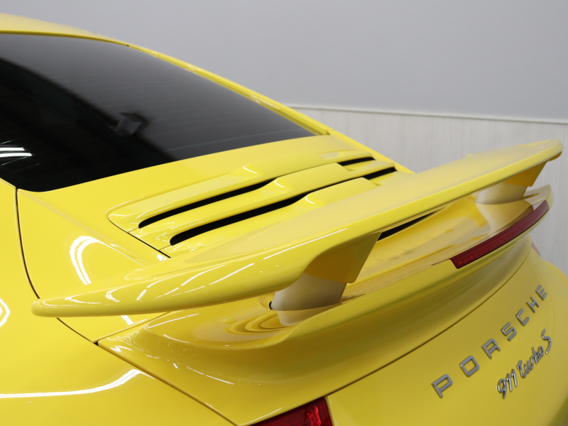 ポルシェ 911(Type991.1) ﾀｰﾎﾞS ｽﾎﾟｰﾂｸﾛﾉ&ｶｰﾎﾞﾝｲﾝﾃﾘｱPKG　正規D車 ﾂｰﾄｰﾝﾚｻﾞｰｲﾝﾃﾘｱ PCCB 赤革 18wayｱﾀﾞﾌﾟﾃｨﾌﾞｽﾎﾟｰﾂｼｰﾄ ﾅﾋﾞTV BOSEｻｳﾝﾄﾞ Bｶﾒﾗ PDLS付LEDﾗｲﾄ 20AW