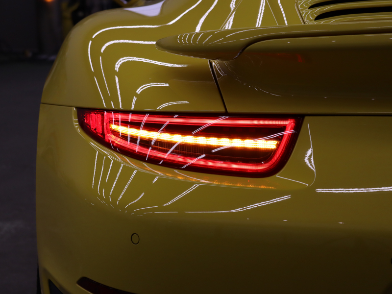 ポルシェ 911(Type991.1) ﾀｰﾎﾞS ｽﾎﾟｰﾂｸﾛﾉ&ｶｰﾎﾞﾝｲﾝﾃﾘｱPKG　正規D車 ﾂｰﾄｰﾝﾚｻﾞｰｲﾝﾃﾘｱ PCCB 赤革 18wayｱﾀﾞﾌﾟﾃｨﾌﾞｽﾎﾟｰﾂｼｰﾄ ﾅﾋﾞTV BOSEｻｳﾝﾄﾞ Bｶﾒﾗ PDLS付LEDﾗｲﾄ 20AW