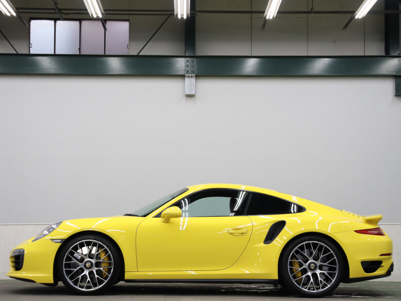 ポルシェ 911(Type991.1) ﾀｰﾎﾞS ｽﾎﾟｰﾂｸﾛﾉ&ｶｰﾎﾞﾝｲﾝﾃﾘｱPKG　正規D車 ﾂｰﾄｰﾝﾚｻﾞｰｲﾝﾃﾘｱ PCCB 赤革 18wayｱﾀﾞﾌﾟﾃｨﾌﾞｽﾎﾟｰﾂｼｰﾄ ﾅﾋﾞTV BOSEｻｳﾝﾄﾞ Bｶﾒﾗ PDLS付LEDﾗｲﾄ 20AW