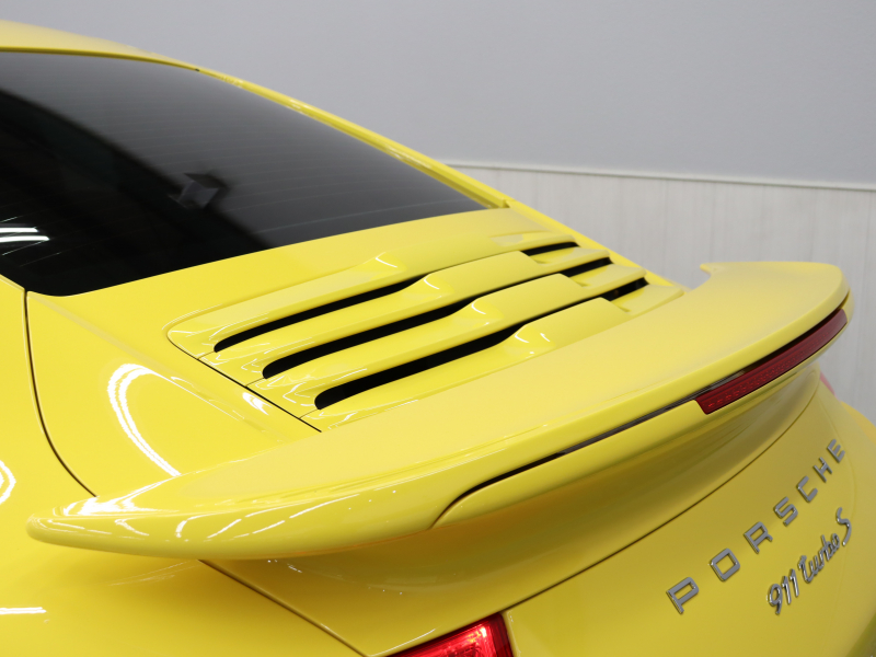 ポルシェ 911(Type991.1) ﾀｰﾎﾞS ｽﾎﾟｰﾂｸﾛﾉ&ｶｰﾎﾞﾝｲﾝﾃﾘｱPKG　正規D車 ﾂｰﾄｰﾝﾚｻﾞｰｲﾝﾃﾘｱ PCCB 赤革 18wayｱﾀﾞﾌﾟﾃｨﾌﾞｽﾎﾟｰﾂｼｰﾄ ﾅﾋﾞTV BOSEｻｳﾝﾄﾞ Bｶﾒﾗ PDLS付LEDﾗｲﾄ 20AW