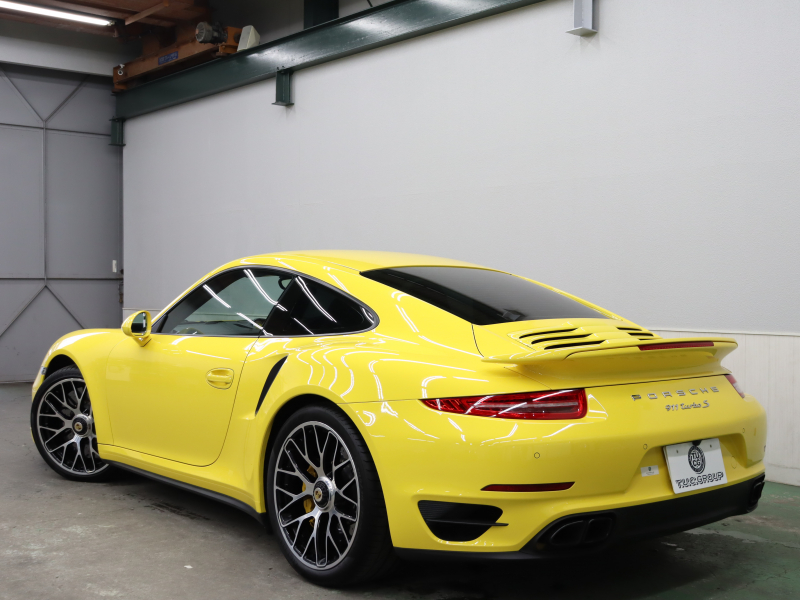 ポルシェ 911(Type991.1) ﾀｰﾎﾞS ｽﾎﾟｰﾂｸﾛﾉ&ｶｰﾎﾞﾝｲﾝﾃﾘｱPKG　正規D車 ﾂｰﾄｰﾝﾚｻﾞｰｲﾝﾃﾘｱ PCCB 赤革 18wayｱﾀﾞﾌﾟﾃｨﾌﾞｽﾎﾟｰﾂｼｰﾄ ﾅﾋﾞTV BOSEｻｳﾝﾄﾞ Bｶﾒﾗ PDLS付LEDﾗｲﾄ 20AW