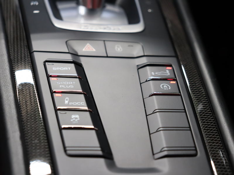 ポルシェ 911(Type991.1) ﾀｰﾎﾞS ｽﾎﾟｰﾂｸﾛﾉ&ｶｰﾎﾞﾝｲﾝﾃﾘｱPKG　正規D車 ﾂｰﾄｰﾝﾚｻﾞｰｲﾝﾃﾘｱ PCCB 赤革 18wayｱﾀﾞﾌﾟﾃｨﾌﾞｽﾎﾟｰﾂｼｰﾄ ﾅﾋﾞTV BOSEｻｳﾝﾄﾞ Bｶﾒﾗ PDLS付LEDﾗｲﾄ 20AW