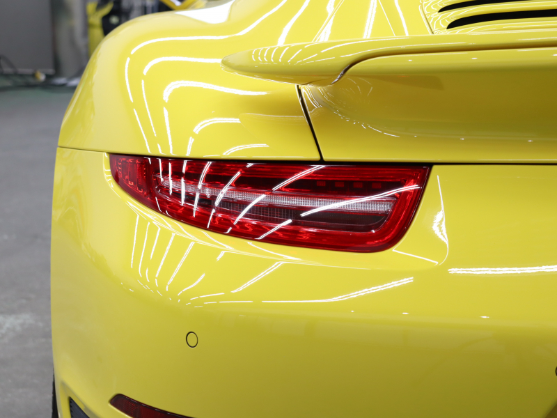 ポルシェ 911(Type991.1) ﾀｰﾎﾞS ｽﾎﾟｰﾂｸﾛﾉ&ｶｰﾎﾞﾝｲﾝﾃﾘｱPKG　正規D車 ﾂｰﾄｰﾝﾚｻﾞｰｲﾝﾃﾘｱ PCCB 赤革 18wayｱﾀﾞﾌﾟﾃｨﾌﾞｽﾎﾟｰﾂｼｰﾄ ﾅﾋﾞTV BOSEｻｳﾝﾄﾞ Bｶﾒﾗ PDLS付LEDﾗｲﾄ 20AW