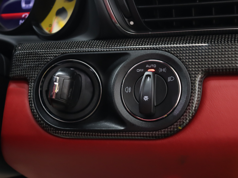 ポルシェ 911(Type991.1) ﾀｰﾎﾞS ｽﾎﾟｰﾂｸﾛﾉ&ｶｰﾎﾞﾝｲﾝﾃﾘｱPKG　正規D車 ﾂｰﾄｰﾝﾚｻﾞｰｲﾝﾃﾘｱ PCCB 赤革 18wayｱﾀﾞﾌﾟﾃｨﾌﾞｽﾎﾟｰﾂｼｰﾄ ﾅﾋﾞTV BOSEｻｳﾝﾄﾞ Bｶﾒﾗ PDLS付LEDﾗｲﾄ 20AW