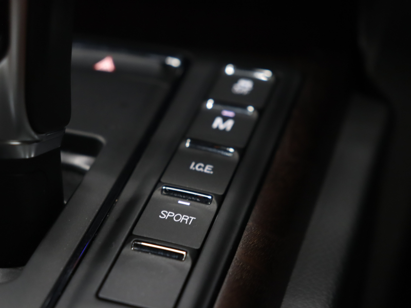 マセラティ ギブリ 3.0 ｱｼｽﾀﾝｽP　中期ﾓﾃﾞﾙ ACC BSM ｱｸﾃｨﾌﾞﾌﾞﾚｰｷ 茶革 8.4ｲﾝﾁMTC+ ﾅﾋﾞ ﾌﾙｾｸﾞ Carplay 360ｶﾒﾗ 19ｲﾝﾁﾌﾟﾛﾃｵAW ﾗﾃﾞｨｶｳｯﾄﾞｲﾝﾃﾘｱ HID　2年保証付