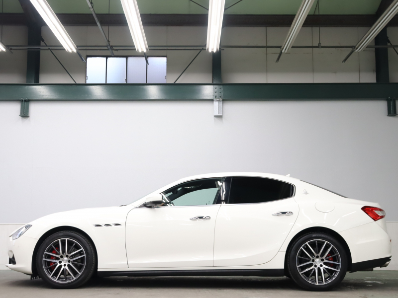 マセラティ ギブリ 3.0 ｱｼｽﾀﾝｽP　中期ﾓﾃﾞﾙ ACC BSM ｱｸﾃｨﾌﾞﾌﾞﾚｰｷ 茶革 8.4ｲﾝﾁMTC+ ﾅﾋﾞ ﾌﾙｾｸﾞ Carplay 360ｶﾒﾗ 19ｲﾝﾁﾌﾟﾛﾃｵAW ﾗﾃﾞｨｶｳｯﾄﾞｲﾝﾃﾘｱ HID　2年保証付