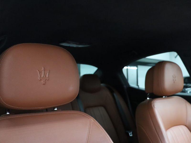 マセラティ ギブリ 3.0 ｱｼｽﾀﾝｽP　中期ﾓﾃﾞﾙ ACC BSM ｱｸﾃｨﾌﾞﾌﾞﾚｰｷ 茶革 8.4ｲﾝﾁMTC+ ﾅﾋﾞ ﾌﾙｾｸﾞ Carplay 360ｶﾒﾗ 19ｲﾝﾁﾌﾟﾛﾃｵAW ﾗﾃﾞｨｶｳｯﾄﾞｲﾝﾃﾘｱ HID　2年保証付