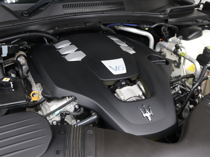 マセラティ ギブリ 3.0 ｱｼｽﾀﾝｽP　中期ﾓﾃﾞﾙ ACC BSM ｱｸﾃｨﾌﾞﾌﾞﾚｰｷ 茶革 8.4ｲﾝﾁMTC+ ﾅﾋﾞ ﾌﾙｾｸﾞ Carplay 360ｶﾒﾗ 19ｲﾝﾁﾌﾟﾛﾃｵAW ﾗﾃﾞｨｶｳｯﾄﾞｲﾝﾃﾘｱ HID　2年保証付