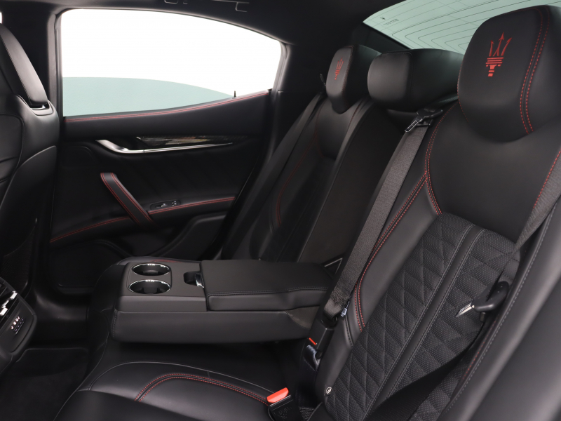 マセラティ ギブリ ﾄﾞﾗｲﾊﾞｰｽﾞｱｼｽﾀﾝｽ&ｶｰﾎﾞﾝｽﾎﾟｰﾂP　後期 黒革 ﾍﾞﾝﾁﾚｰﾀｰ ﾋｰﾀｰ ｻﾝﾙｰﾌ 純正SDﾅﾋﾞ TV harman/kardon ｻﾗｳﾝﾄﾞﾋﾞｭｰｶﾒﾗ ACC LEDﾍｯﾄﾞﾗｲﾄ 自動Rｹﾞｰﾄ&ﾊﾝｽﾞﾌﾘｰA ｽｶｲﾌｯｸｻｽﾍﾟﾝｼｮﾝ ｶｰﾎﾞﾝｲﾝﾃﾘｱﾄﾘﾑ 純正20ｲﾝﾁAW　2年保証