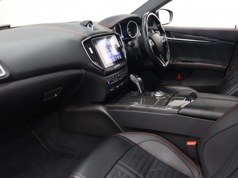 マセラティ ギブリ ﾄﾞﾗｲﾊﾞｰｽﾞｱｼｽﾀﾝｽ&ｶｰﾎﾞﾝｽﾎﾟｰﾂP　後期 黒革 ﾍﾞﾝﾁﾚｰﾀｰ ﾋｰﾀｰ ｻﾝﾙｰﾌ 純正SDﾅﾋﾞ TV harman/kardon ｻﾗｳﾝﾄﾞﾋﾞｭｰｶﾒﾗ ACC LEDﾍｯﾄﾞﾗｲﾄ 自動Rｹﾞｰﾄ&ﾊﾝｽﾞﾌﾘｰA ｽｶｲﾌｯｸｻｽﾍﾟﾝｼｮﾝ ｶｰﾎﾞﾝｲﾝﾃﾘｱﾄﾘﾑ 純正20ｲﾝﾁAW　2年保証