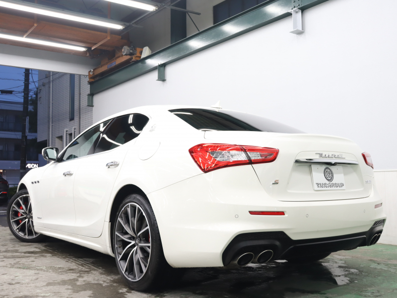 マセラティ ギブリ ﾄﾞﾗｲﾊﾞｰｽﾞｱｼｽﾀﾝｽ&ｶｰﾎﾞﾝｽﾎﾟｰﾂP　後期 黒革 ﾍﾞﾝﾁﾚｰﾀｰ ﾋｰﾀｰ ｻﾝﾙｰﾌ 純正SDﾅﾋﾞ TV harman/kardon ｻﾗｳﾝﾄﾞﾋﾞｭｰｶﾒﾗ ACC LEDﾍｯﾄﾞﾗｲﾄ 自動Rｹﾞｰﾄ&ﾊﾝｽﾞﾌﾘｰA ｽｶｲﾌｯｸｻｽﾍﾟﾝｼｮﾝ ｶｰﾎﾞﾝｲﾝﾃﾘｱﾄﾘﾑ 純正20ｲﾝﾁAW　2年保証