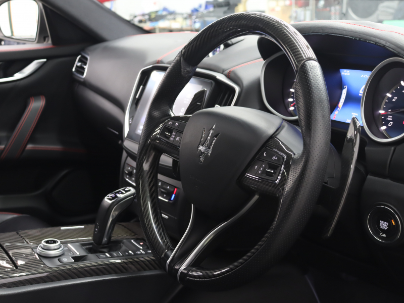 マセラティ ギブリ ﾄﾞﾗｲﾊﾞｰｽﾞｱｼｽﾀﾝｽ&ｶｰﾎﾞﾝｽﾎﾟｰﾂP　後期 黒革 ﾍﾞﾝﾁﾚｰﾀｰ ﾋｰﾀｰ ｻﾝﾙｰﾌ 純正SDﾅﾋﾞ TV harman/kardon ｻﾗｳﾝﾄﾞﾋﾞｭｰｶﾒﾗ ACC LEDﾍｯﾄﾞﾗｲﾄ 自動Rｹﾞｰﾄ&ﾊﾝｽﾞﾌﾘｰA ｽｶｲﾌｯｸｻｽﾍﾟﾝｼｮﾝ ｶｰﾎﾞﾝｲﾝﾃﾘｱﾄﾘﾑ 純正20ｲﾝﾁAW　2年保証