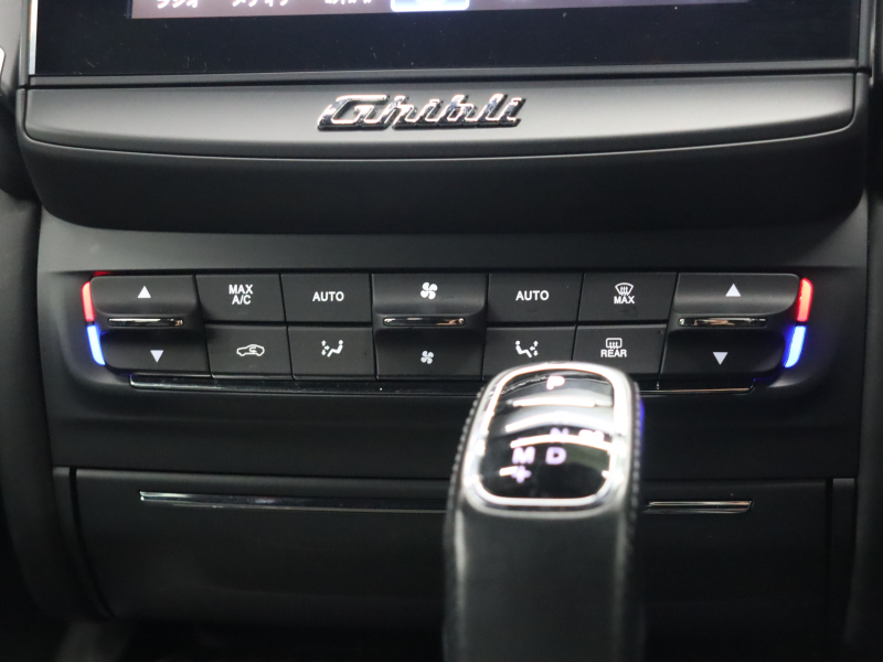 マセラティ ギブリ ﾄﾞﾗｲﾊﾞｰｽﾞｱｼｽﾀﾝｽ&ｶｰﾎﾞﾝｽﾎﾟｰﾂP　後期 黒革 ﾍﾞﾝﾁﾚｰﾀｰ ﾋｰﾀｰ ｻﾝﾙｰﾌ 純正SDﾅﾋﾞ TV harman/kardon ｻﾗｳﾝﾄﾞﾋﾞｭｰｶﾒﾗ ACC LEDﾍｯﾄﾞﾗｲﾄ 自動Rｹﾞｰﾄ&ﾊﾝｽﾞﾌﾘｰA ｽｶｲﾌｯｸｻｽﾍﾟﾝｼｮﾝ ｶｰﾎﾞﾝｲﾝﾃﾘｱﾄﾘﾑ 純正20ｲﾝﾁAW　2年保証