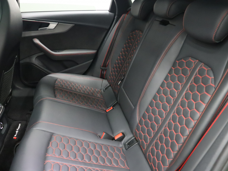 アウディ RS4 ﾍﾞｰｽｸﾞﾚｰﾄﾞ RSﾃﾞｻﾞｲﾝPKG ｶｰﾎﾞﾝｽﾀｲﾘﾝｸﾞPKG 　ADVｷｰ 黒革 ﾊﾟﾉﾗﾏSR ﾋｰﾀｰ RSｽﾎﾟｰﾂｴｷｿﾞｰｽﾄ 360ｶﾒﾗ ﾏﾄﾘｸｽLEDﾗｲﾄ MMIﾅﾋﾞTV Bang&Olufsen Bluetooth ﾊﾞｰﾁｬﾙｺｸﾋﾟｯﾄ 純正20AW　2年保証