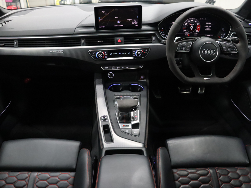 アウディ RS4 ﾍﾞｰｽｸﾞﾚｰﾄﾞ RSﾃﾞｻﾞｲﾝPKG ｶｰﾎﾞﾝｽﾀｲﾘﾝｸﾞPKG 　ADVｷｰ 黒革 ﾊﾟﾉﾗﾏSR ﾋｰﾀｰ RSｽﾎﾟｰﾂｴｷｿﾞｰｽﾄ 360ｶﾒﾗ ﾏﾄﾘｸｽLEDﾗｲﾄ MMIﾅﾋﾞTV Bang&Olufsen Bluetooth ﾊﾞｰﾁｬﾙｺｸﾋﾟｯﾄ 純正20AW　2年保証