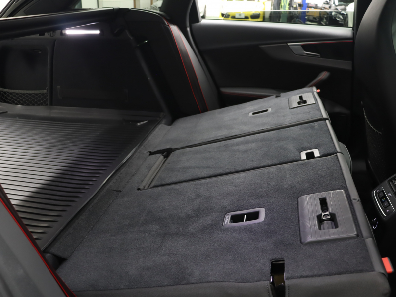 アウディ RS4 ﾍﾞｰｽｸﾞﾚｰﾄﾞ RSﾃﾞｻﾞｲﾝPKG ｶｰﾎﾞﾝｽﾀｲﾘﾝｸﾞPKG 　ADVｷｰ 黒革 ﾊﾟﾉﾗﾏSR ﾋｰﾀｰ RSｽﾎﾟｰﾂｴｷｿﾞｰｽﾄ 360ｶﾒﾗ ﾏﾄﾘｸｽLEDﾗｲﾄ MMIﾅﾋﾞTV Bang&Olufsen Bluetooth ﾊﾞｰﾁｬﾙｺｸﾋﾟｯﾄ 純正20AW　2年保証