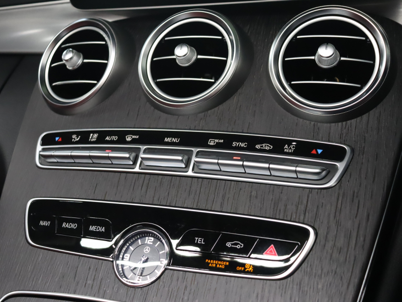 AMG Cクラス C43 4MATIC ｶﾌﾞﾘｵﾚ ﾚｰﾀﾞｰSP　赤革 ｴｱｽｶｰﾌ 赤幌 純正ﾅﾋﾞTV ﾌﾞﾙﾒｽﾀｰS Bｶﾒﾗ LEDﾍｯﾄﾞﾗｲﾄ AMGｻｽﾍﾟﾝｼｮﾝ AMGｴｸﾞｿﾞｰｽﾄ AMGｽﾎﾟｰﾂｽﾃｱﾘﾝｸﾞ AMG強化ﾌﾞﾚｰｷ AMGｽﾀｲﾘﾝｸﾞﾊﾟｯｹｰｼﾞ AMG19ｲﾝﾁAW(ﾌﾞﾗｯｸ)　2年保証付