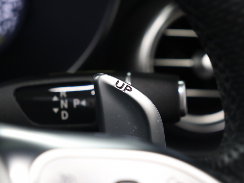 AMG Cクラス C43 4MATIC ｶﾌﾞﾘｵﾚ ﾚｰﾀﾞｰSP　赤革 ｴｱｽｶｰﾌ 赤幌 純正ﾅﾋﾞTV ﾌﾞﾙﾒｽﾀｰS Bｶﾒﾗ LEDﾍｯﾄﾞﾗｲﾄ AMGｻｽﾍﾟﾝｼｮﾝ AMGｴｸﾞｿﾞｰｽﾄ AMGｽﾎﾟｰﾂｽﾃｱﾘﾝｸﾞ AMG強化ﾌﾞﾚｰｷ AMGｽﾀｲﾘﾝｸﾞﾊﾟｯｹｰｼﾞ AMG19ｲﾝﾁAW(ﾌﾞﾗｯｸ)　2年保証付