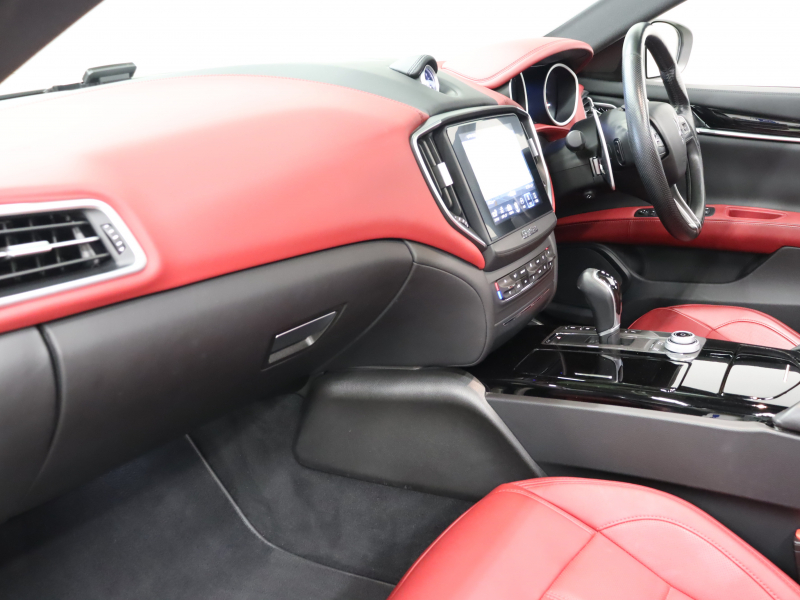 マセラティ ギブリ ｸﾞﾗﾝｽﾎﾟｰﾂ ﾄﾞﾗｲﾊﾞｰｽﾞｱｼｽﾀﾝｽP　中期 赤革 ﾍﾞﾝﾁﾚｰﾀｰ ﾋｰﾀｰ ｻﾝﾙｰﾌ 純正SDﾅﾋﾞ TV ｻﾗｳﾝﾄﾞﾋﾞｭｰｶﾒﾗ ACC LEDﾍｯﾄﾞﾗｲﾄ 自動Rｹﾞｰﾄ&ﾊﾝｽﾞﾌﾘｰA ｽｶｲﾌｯｸｻｽﾍﾟﾝｼｮﾝﾄﾗｲﾃﾞﾝﾄｽﾃｯﾁ ﾚｯﾄﾞｷｬﾘﾊﾟｰ 純正20ｲﾝﾁAW　2年保証