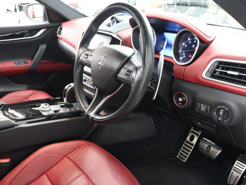 マセラティ ギブリ ｸﾞﾗﾝｽﾎﾟｰﾂ ﾄﾞﾗｲﾊﾞｰｽﾞｱｼｽﾀﾝｽP　中期 赤革 ﾍﾞﾝﾁﾚｰﾀｰ ﾋｰﾀｰ ｻﾝﾙｰﾌ 純正SDﾅﾋﾞ TV ｻﾗｳﾝﾄﾞﾋﾞｭｰｶﾒﾗ ACC LEDﾍｯﾄﾞﾗｲﾄ 自動Rｹﾞｰﾄ&ﾊﾝｽﾞﾌﾘｰA ｽｶｲﾌｯｸｻｽﾍﾟﾝｼｮﾝﾄﾗｲﾃﾞﾝﾄｽﾃｯﾁ ﾚｯﾄﾞｷｬﾘﾊﾟｰ 純正20ｲﾝﾁAW　2年保証