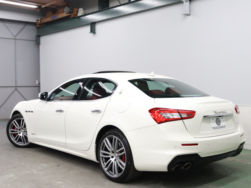 マセラティ ギブリ ｸﾞﾗﾝｽﾎﾟｰﾂ ﾄﾞﾗｲﾊﾞｰｽﾞｱｼｽﾀﾝｽP　中期 赤革 ﾍﾞﾝﾁﾚｰﾀｰ ﾋｰﾀｰ ｻﾝﾙｰﾌ 純正SDﾅﾋﾞ TV ｻﾗｳﾝﾄﾞﾋﾞｭｰｶﾒﾗ ACC LEDﾍｯﾄﾞﾗｲﾄ 自動Rｹﾞｰﾄ&ﾊﾝｽﾞﾌﾘｰA ｽｶｲﾌｯｸｻｽﾍﾟﾝｼｮﾝﾄﾗｲﾃﾞﾝﾄｽﾃｯﾁ ﾚｯﾄﾞｷｬﾘﾊﾟｰ 純正20ｲﾝﾁAW　2年保証